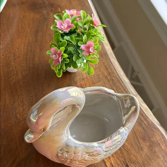 Ceramic Swan - Picture 3 of 11